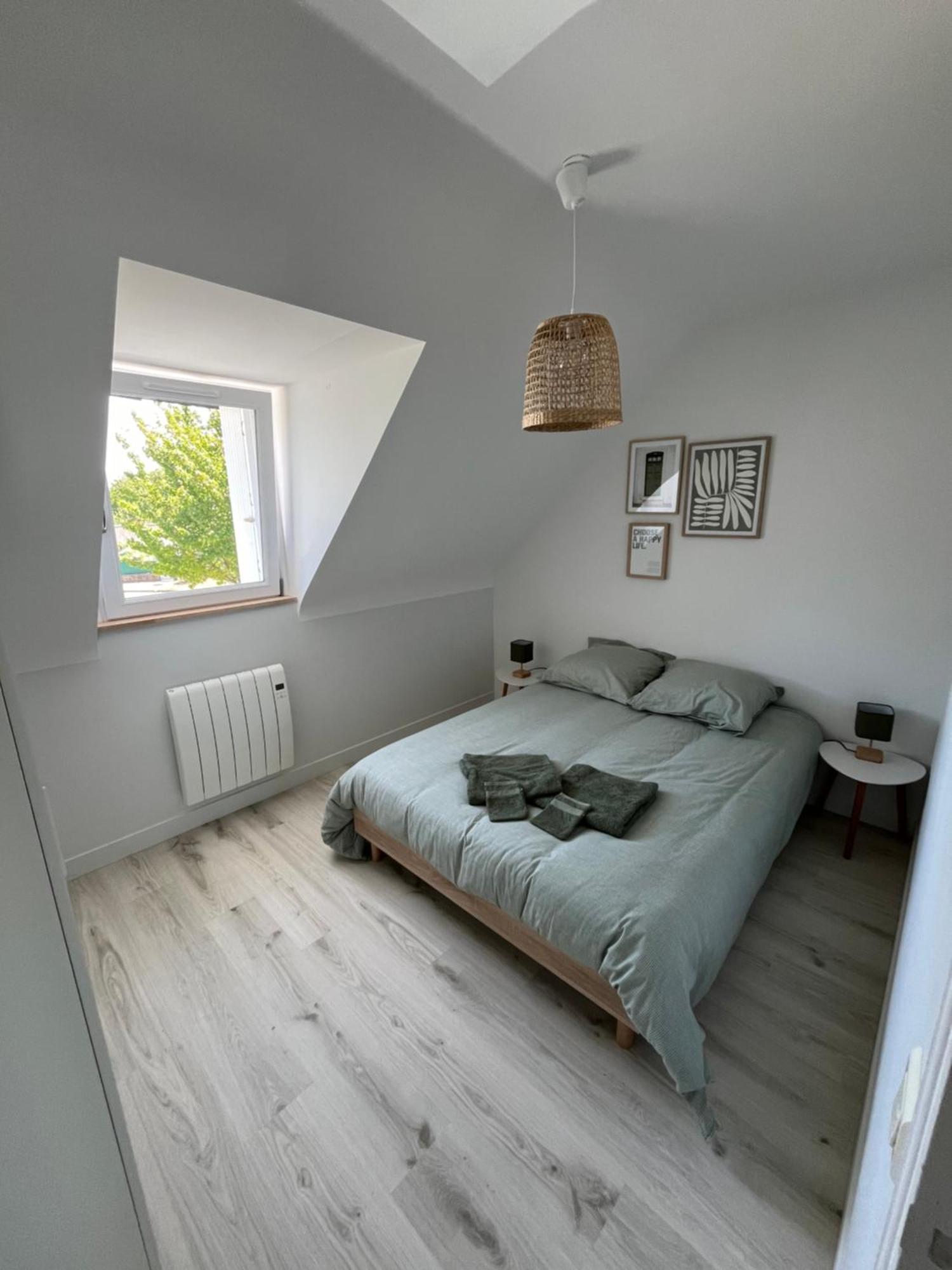Jolie Maison Bord De Mer Динар Экстерьер фото